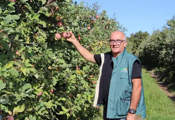 Pour Michel Delhommeau, l’aspect humain est un autre point essentiel de la biodynamie. « Nous travaillons avec Demeter sur un volet social et sociétal du cahier des charges de la biodynamie », indique-t-il.  © V. Bargain