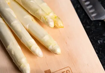 Le nombre de ménages français acheteurs d’asperge a augmenté de + 11 % en 2020. L’enjeu est de conserver cette dynamique. © AOP Asperges de France