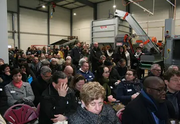 Plus de 300 personnes ont assisté à l'inauguration officielle où intervenaient des producteurs notamment.  © Julia Commandeur - FLD