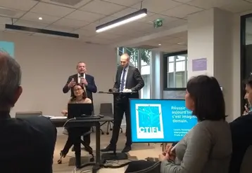 La récolte de kiwis française est sensiblement la même que celle de l'an dernier.  © Claire Tillier - FLD